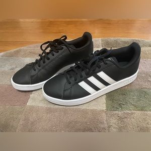 Adidas Sneakers